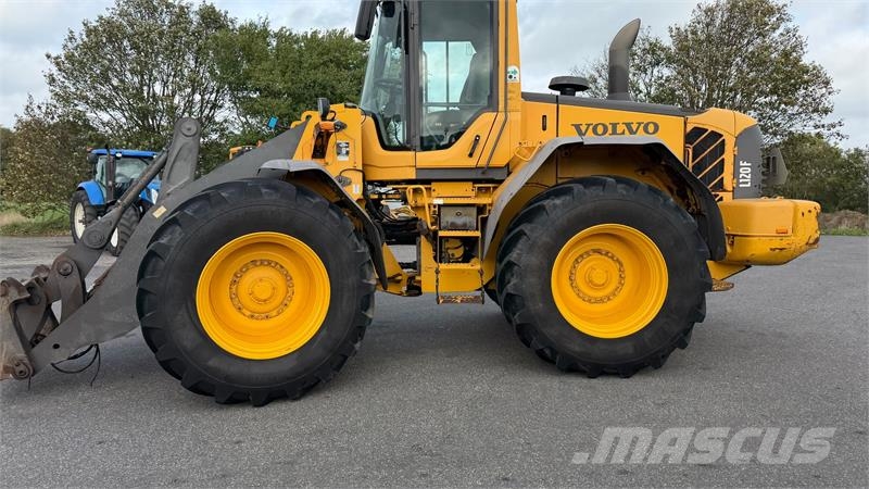 Volvo L 120 F MED LANG ARM, HURTIGSKIFTE OG SKOVL Rataslaadurid