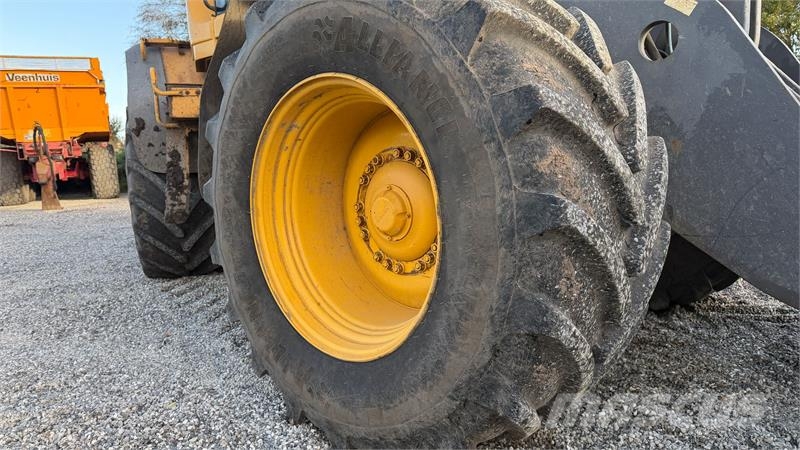 Volvo L 120 F MED LANG ARM, HURTIGSKIFTE OG SKOVL Rataslaadurid