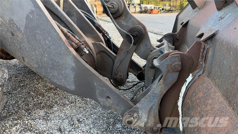 Volvo L 120 F MED LANG ARM, HURTIGSKIFTE OG SKOVL Rataslaadurid