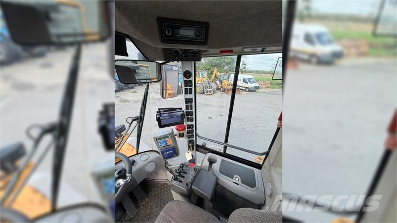 Volvo L 120 F MED LANG ARM, HURTIGSKIFTE OG SKOVL Rataslaadurid