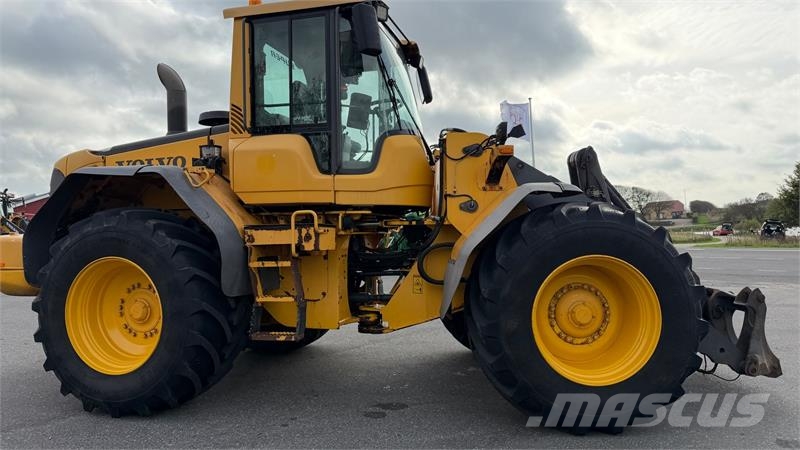 Volvo L 120 F MED LANG ARM, HURTIGSKIFTE OG SKOVL Rataslaadurid