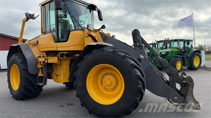 Volvo L 120 F MED LANG ARM, HURTIGSKIFTE OG SKOVL Rataslaadurid