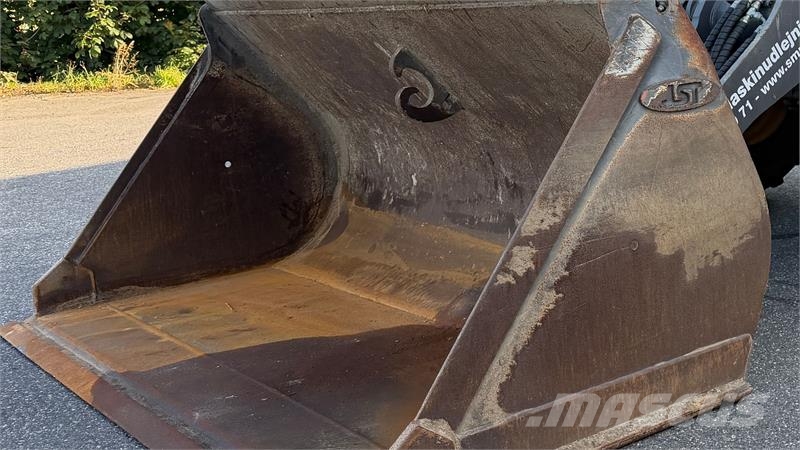 Volvo L 50 H MED SKOVL OG HYDRAULISKE GAFLER! KUN 2700 T Wheel loaders