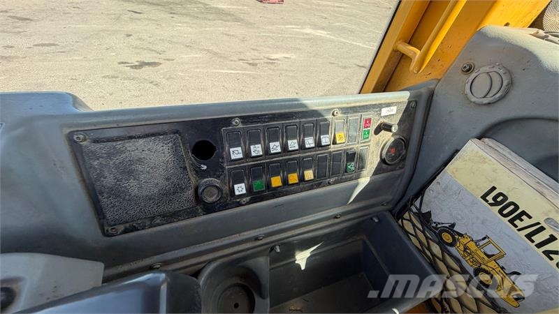 Volvo L 90 E  휠로우더