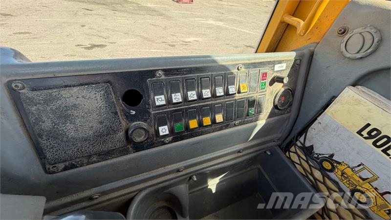 Volvo L 90 E  휠로우더
