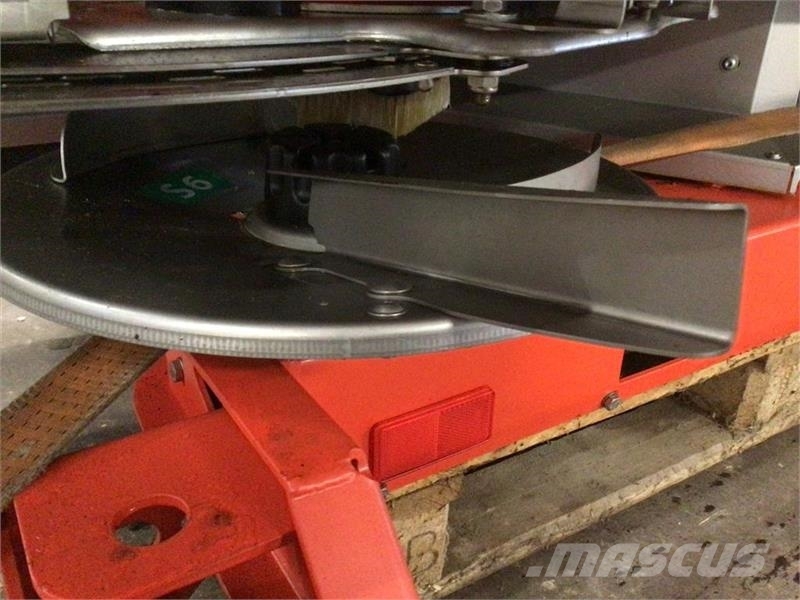 Rauch Axis H EMC+W 30.2 Mineral spreaders