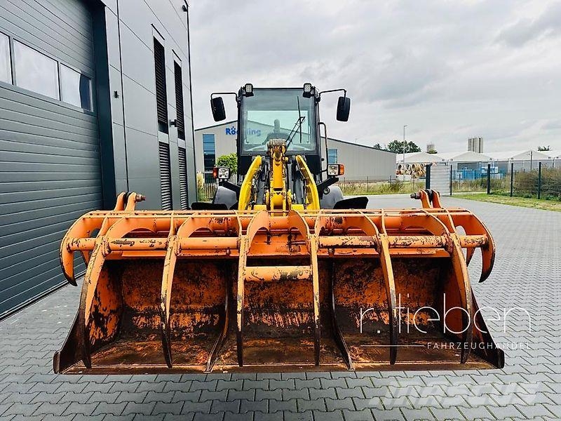 Komatsu WA 100M-5 Radlader Pyöräkuormaajat