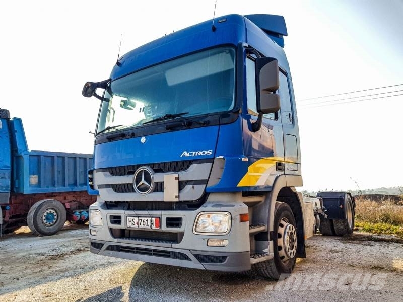 Mercedes-Benz 18.46 Camiones con chasís y cabina