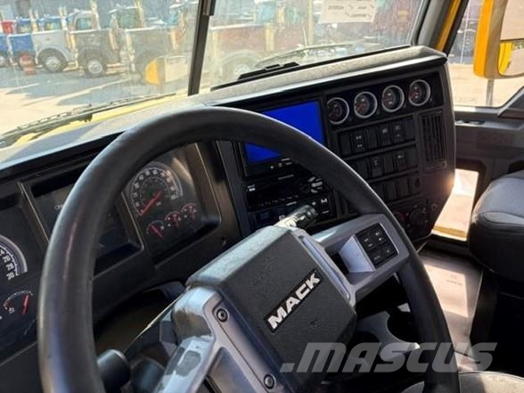 Mack ANTHEM 62T Τράκτορες