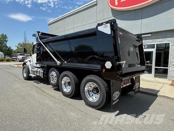 Peterbilt 548 شاحنات قلابة