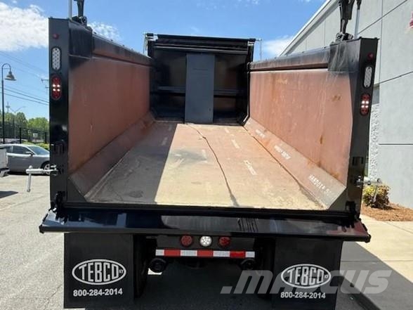 Peterbilt 548 شاحنات قلابة