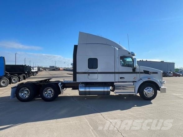 Peterbilt 567 트랙터 유닛