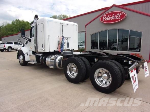 Peterbilt 567 Prime Movers
