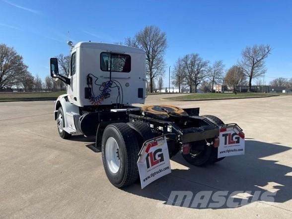 Peterbilt 567 Camiones tractor
