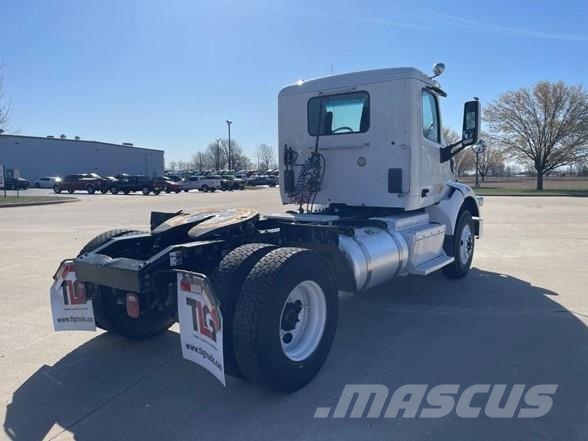 Peterbilt 567 Camiones tractor