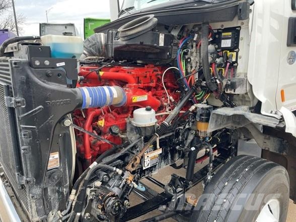 Peterbilt 567 Camiones tractor