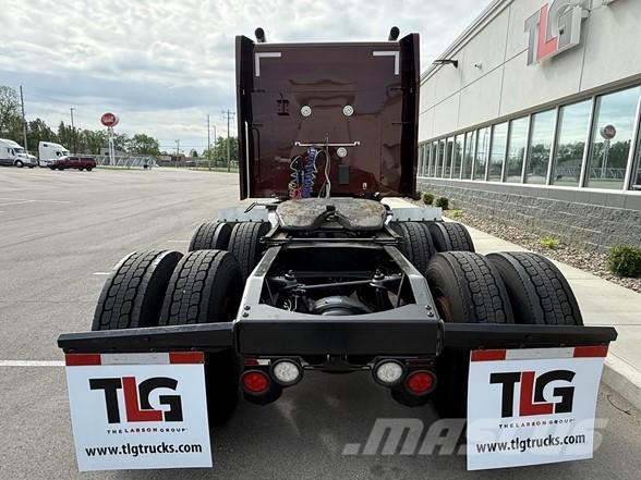 Peterbilt 567 Tegljači