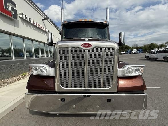 Peterbilt 567 Tegljači