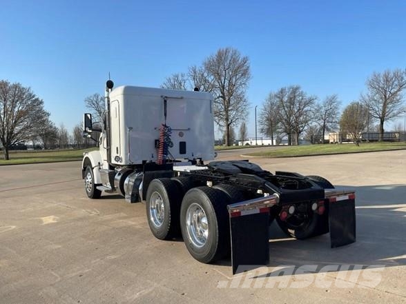 Peterbilt 567 Camiones tractor