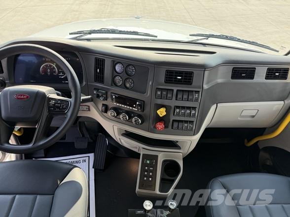 Peterbilt 567 垃圾車