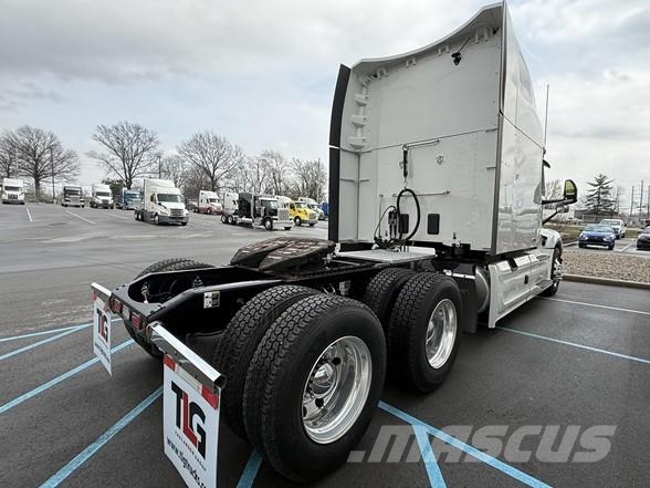 Peterbilt 579 Prime Movers