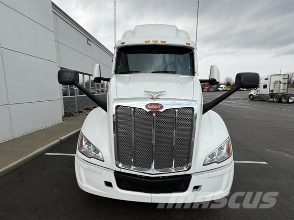 Peterbilt 579 Prime Movers