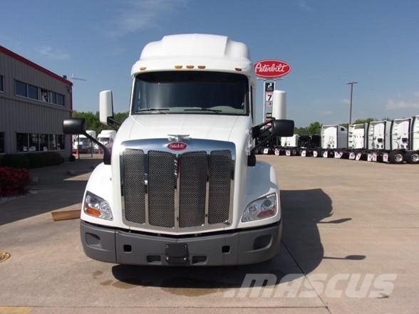 Peterbilt 579 وحدات الجر