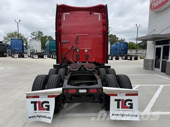 Peterbilt 579 Prime Movers