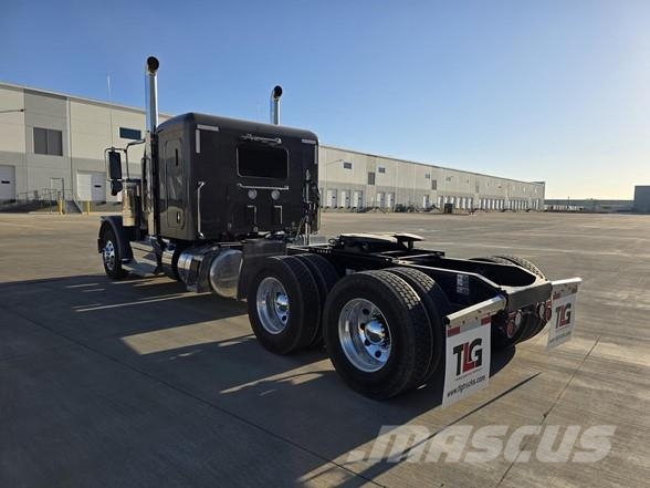 Peterbilt 589 Тягачі