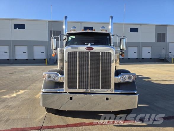Peterbilt 589 Тягачі