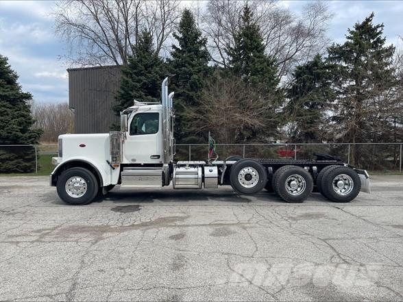 Peterbilt 589 شاحنات قلابة