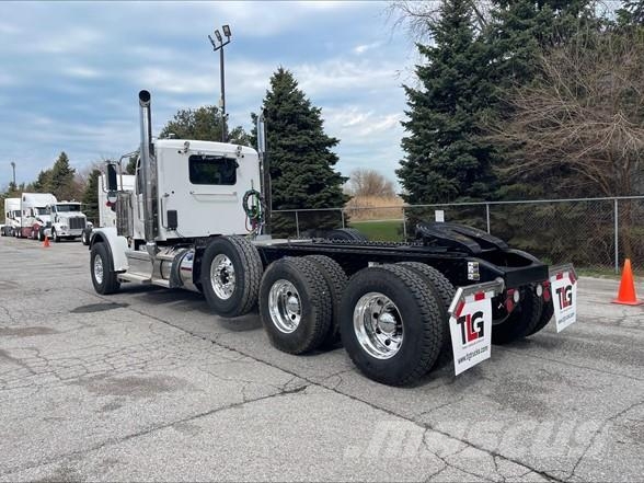 Peterbilt 589 شاحنات قلابة
