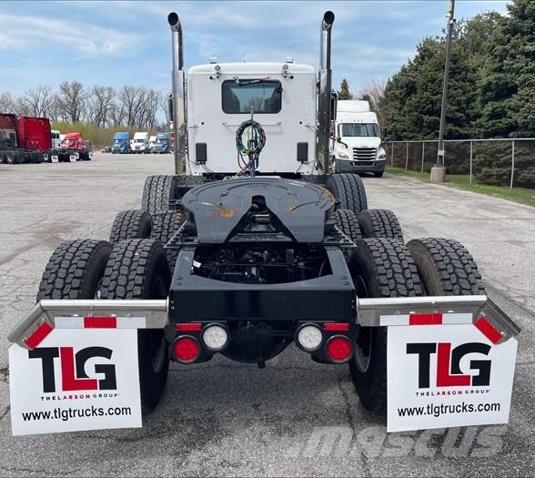 Peterbilt 589 شاحنات قلابة