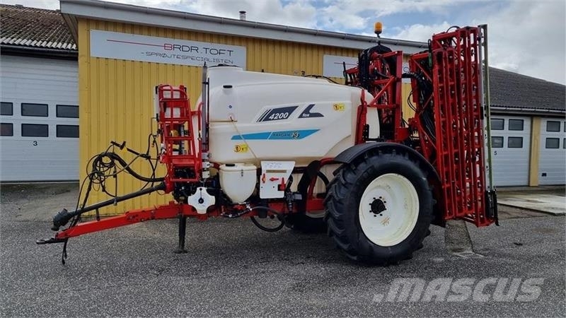 Bargam Fox 4200 - 30 m BDU Plus ISObus الرشاشات