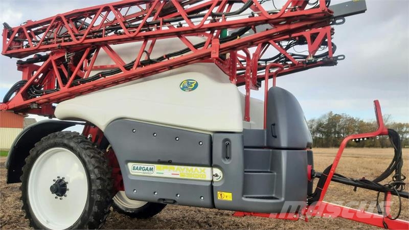 Bargam Spraymax 6500-36 Vontatott trágyaszórók