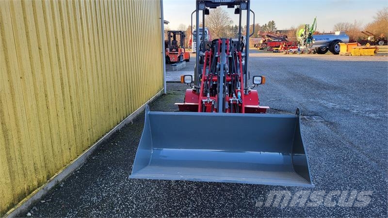 Eco Loader 650E 小型装载机