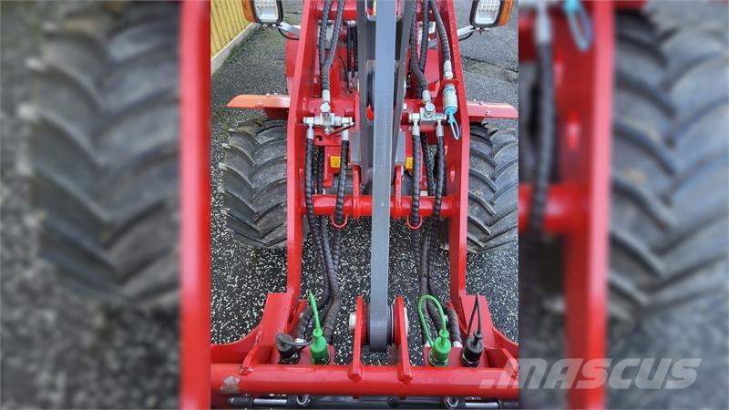 Eco Loader 650E 小型装载机
