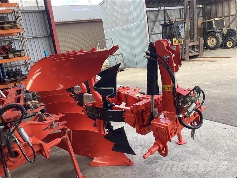 Kubota RM3005V stærk plov fra Kverneland Group 가역 플로우(쟁기)