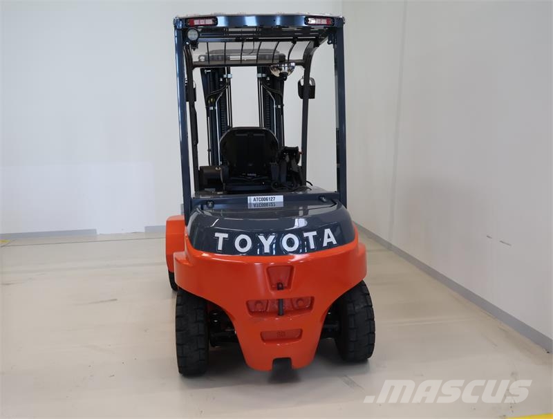 Toyota 8FBMT50 Elmotviktstruckar