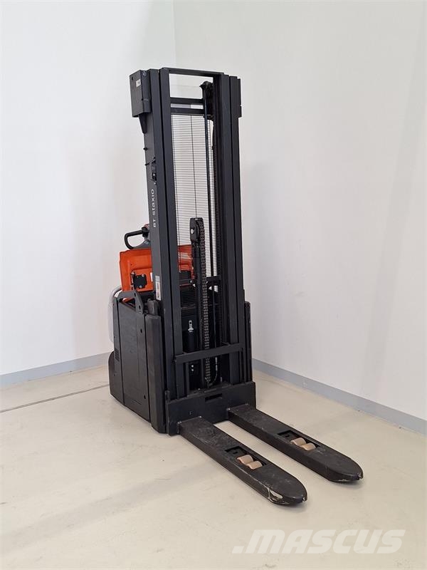 Toyota SPE160L Deichselstapler