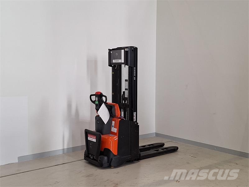 Toyota SWE120L Παλετοφόρα πεζού χειριστή με ιστό