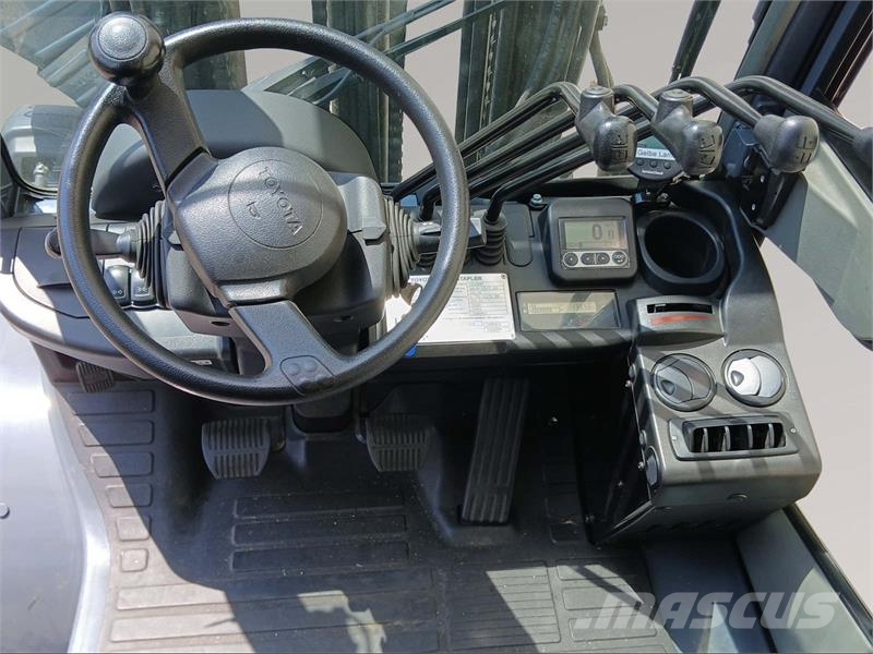 Toyota 02-8FDF30 شاحنات الديزل