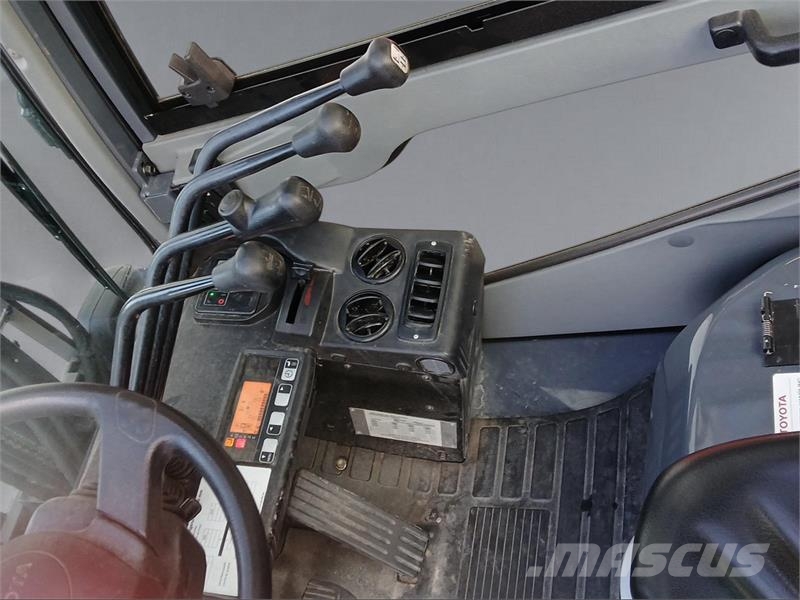 Toyota 42-8FDF18 شاحنات الديزل