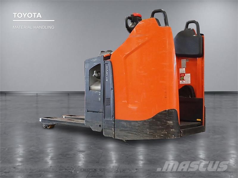 Toyota LPE250 Električni nizko dvižni viličar s stojiščem