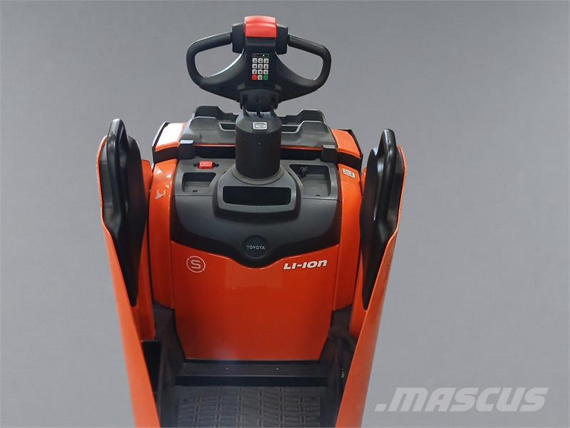 Toyota LPE250 Električni nizko dvižni viličar s stojiščem