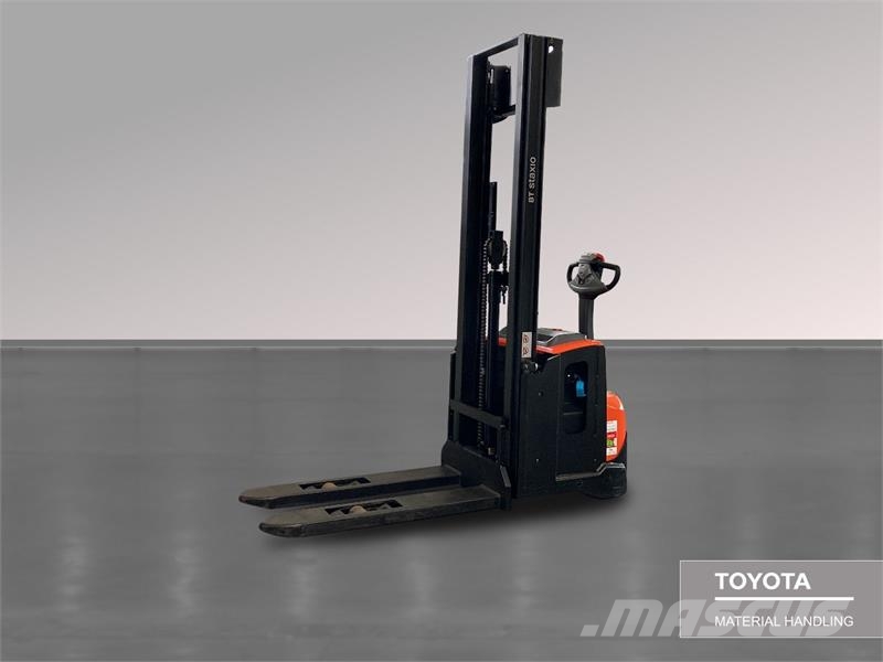 Toyota SWE120L Παλετοφόρα πεζού χειριστή με ιστό