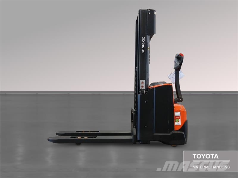 Toyota SWE120L Rankiniai vėžimėliai
