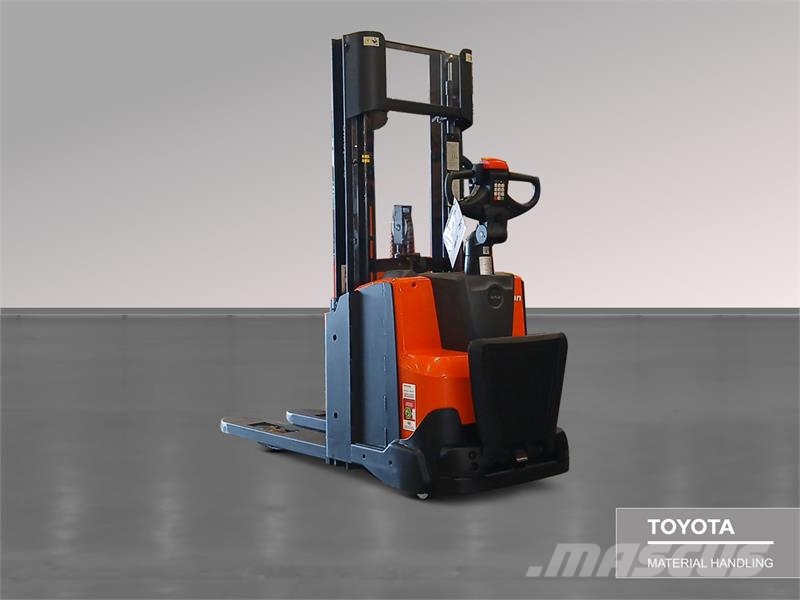 Toyota SWE120L Apiladores eléctricos