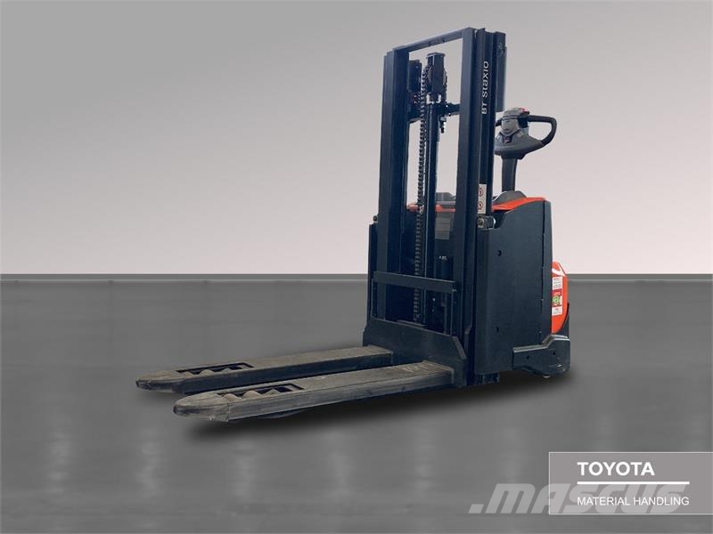 Toyota SWE200D Pedestrian stackers