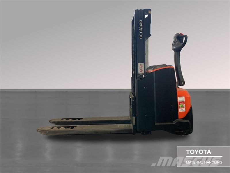 Toyota SWE200D Pedestrian stackers